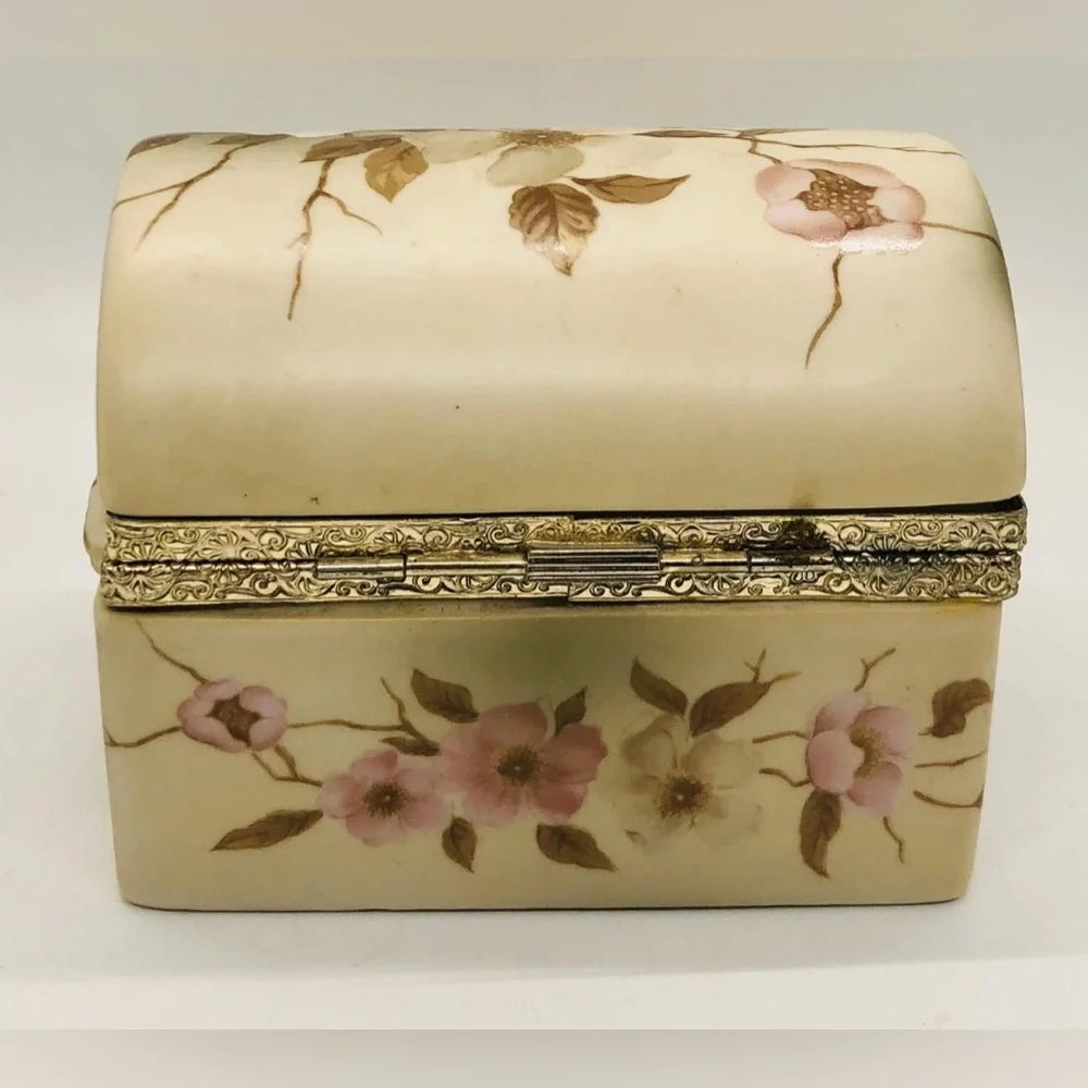 Vintage Victorian Garden Hummerlwerk DOGWOOD Jewelry Trinket Box, Porcelain